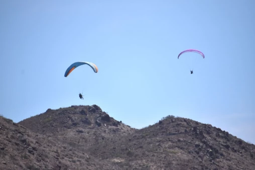 Parapente y surf en Campo Alisitos en Rosarito